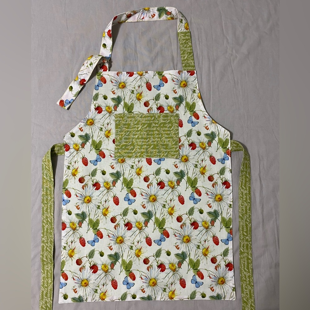 New Child Apron with Pocket - Reversible 2-Sided Custom Made Daisy Butterflies